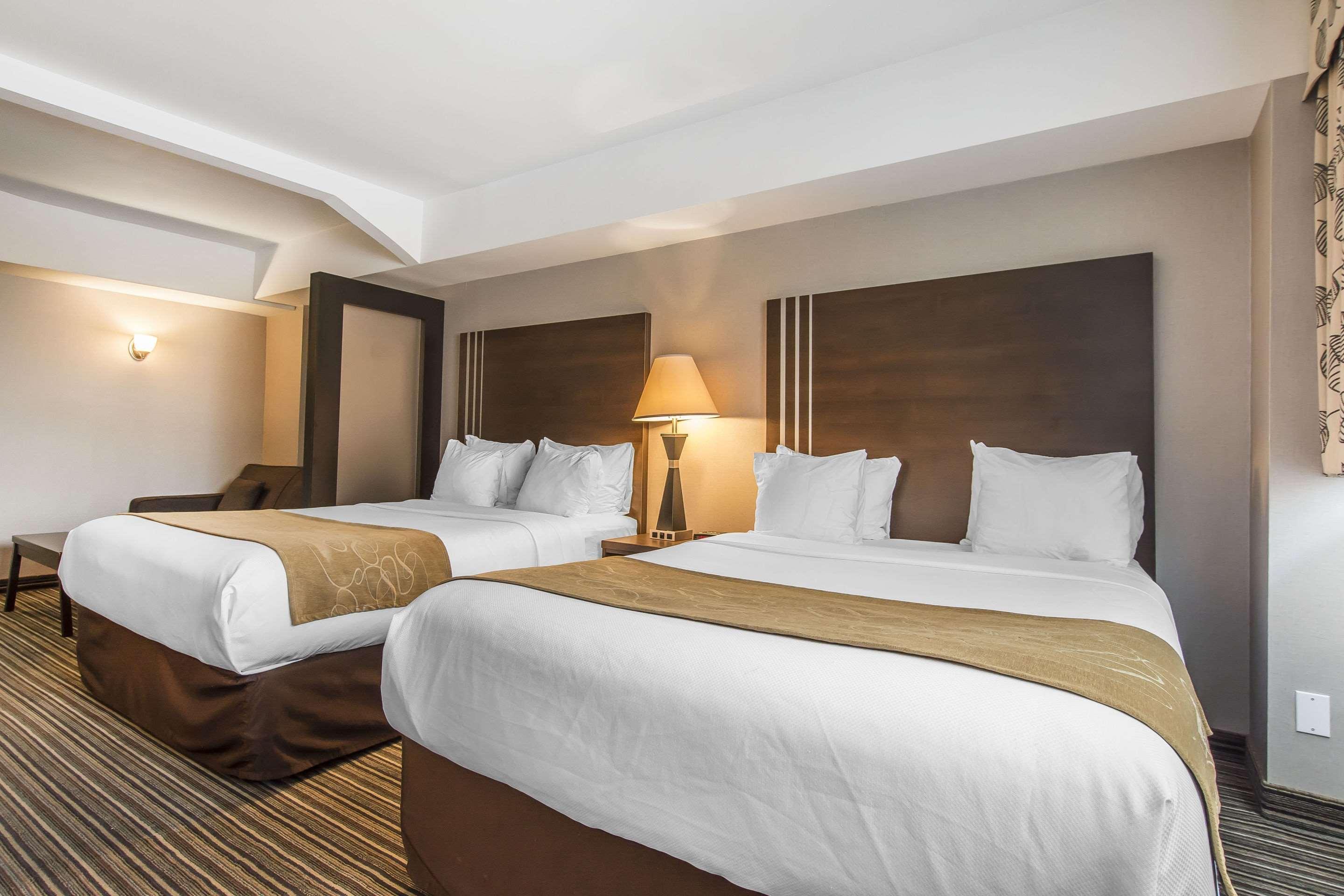 Comfort Downtown 3* Montreal