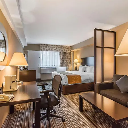 Comfort Suites Downtown Montreal Exterior photo
