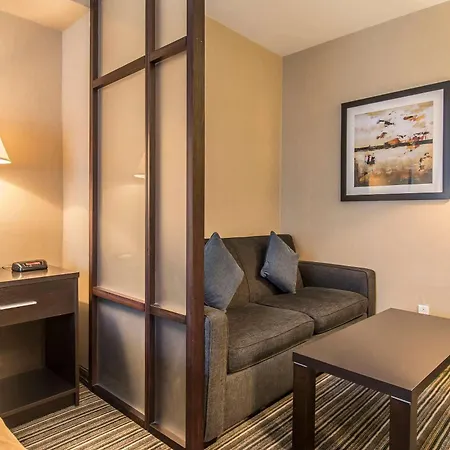 Comfort Suites Downtown Montreal Exterior photo